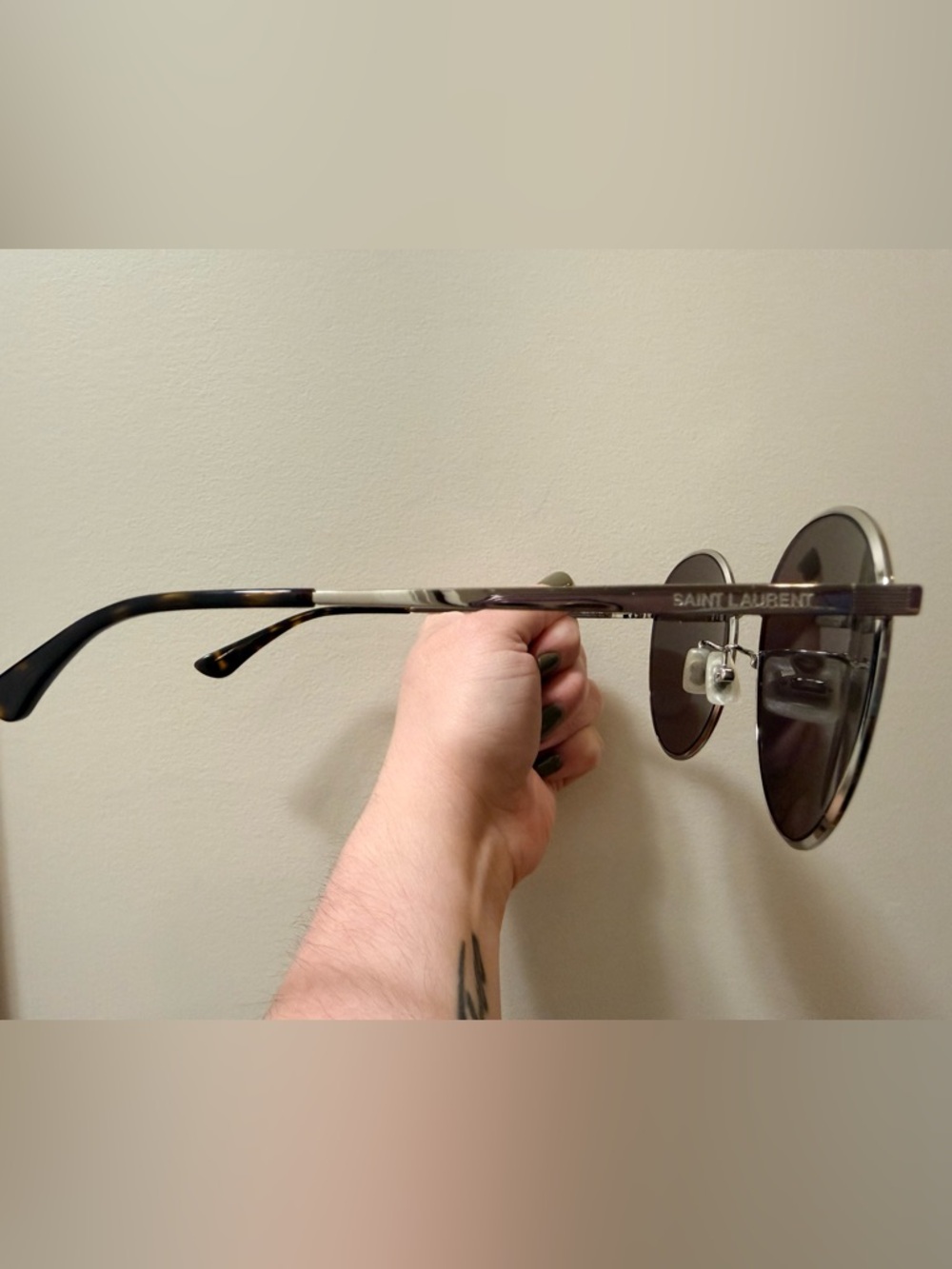 *Authentic* Saint Laurent - Aviator Sunglasses w/ Case - Picture 6 of 10